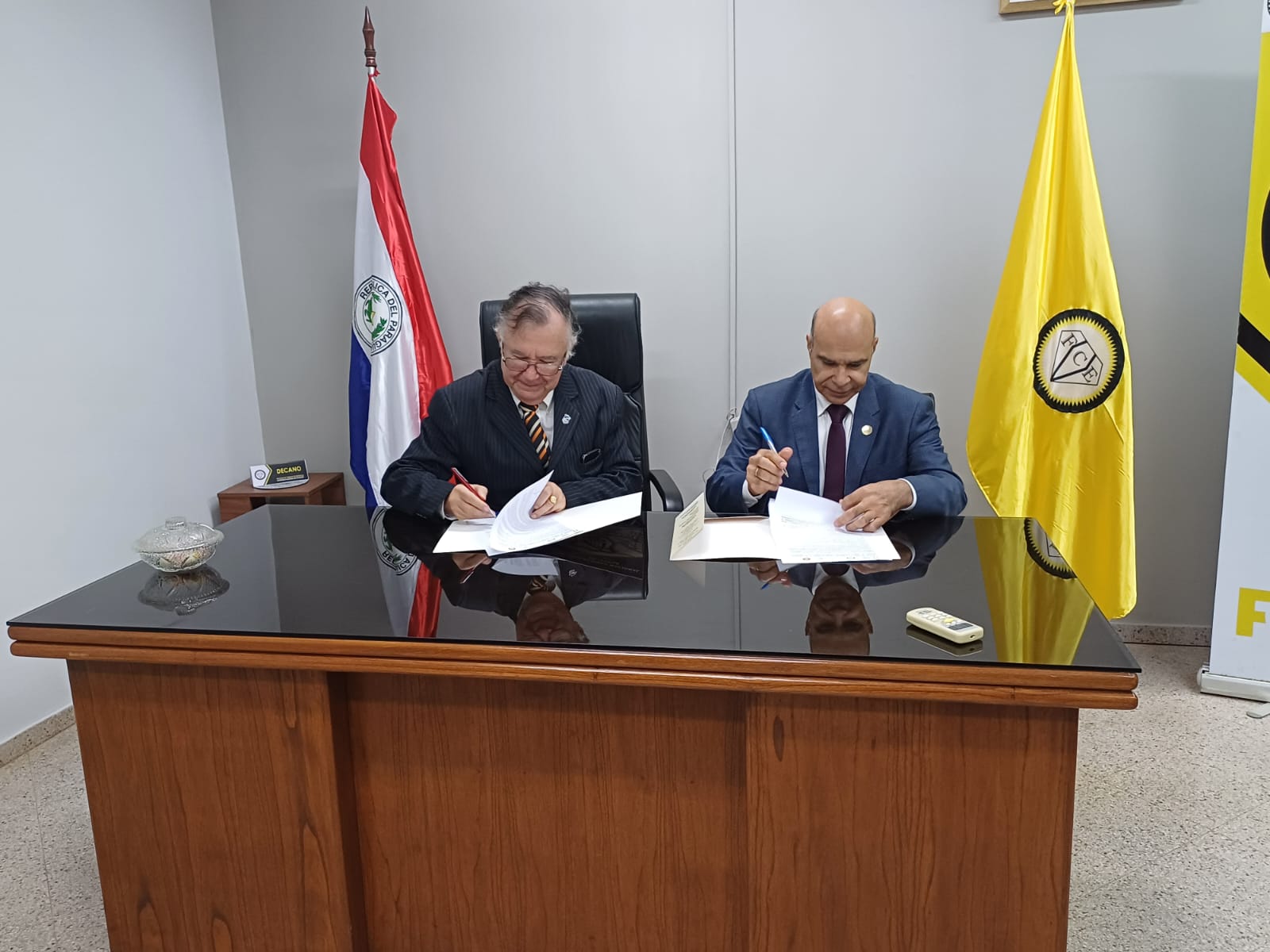 FIRMA DE CONVENIO ENTRE LA FCE UNCA Y LA FACULTAD DE CIENCIAS ...
